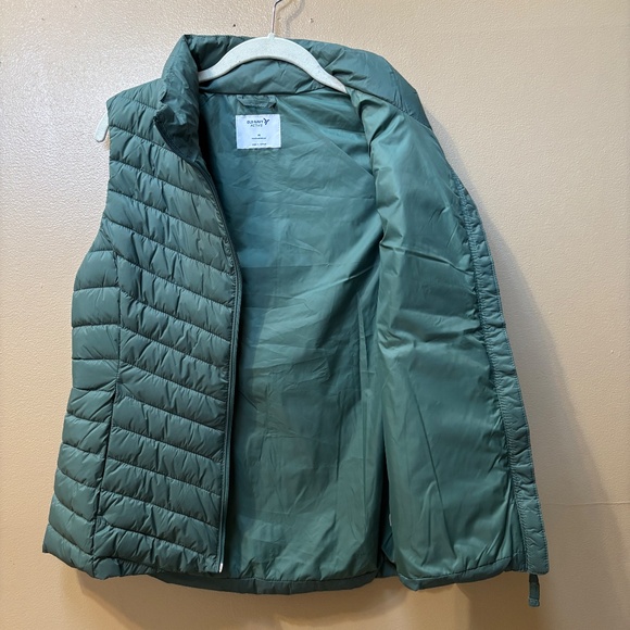 Old Navy Active Puffer Green Water Resistant Full Zip Vest Size M NWT - Picture 5 of 9